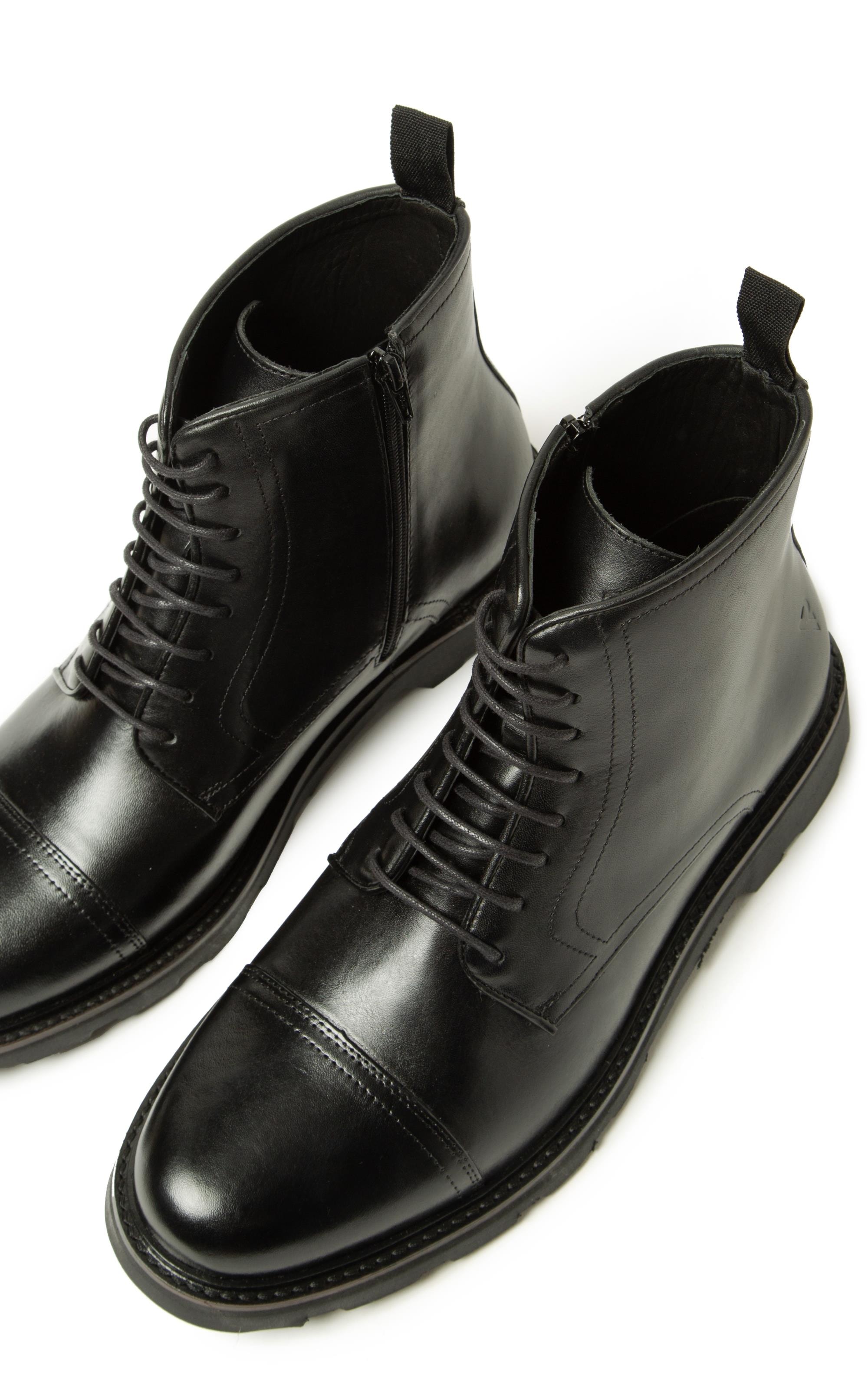 Bota Ian Preto