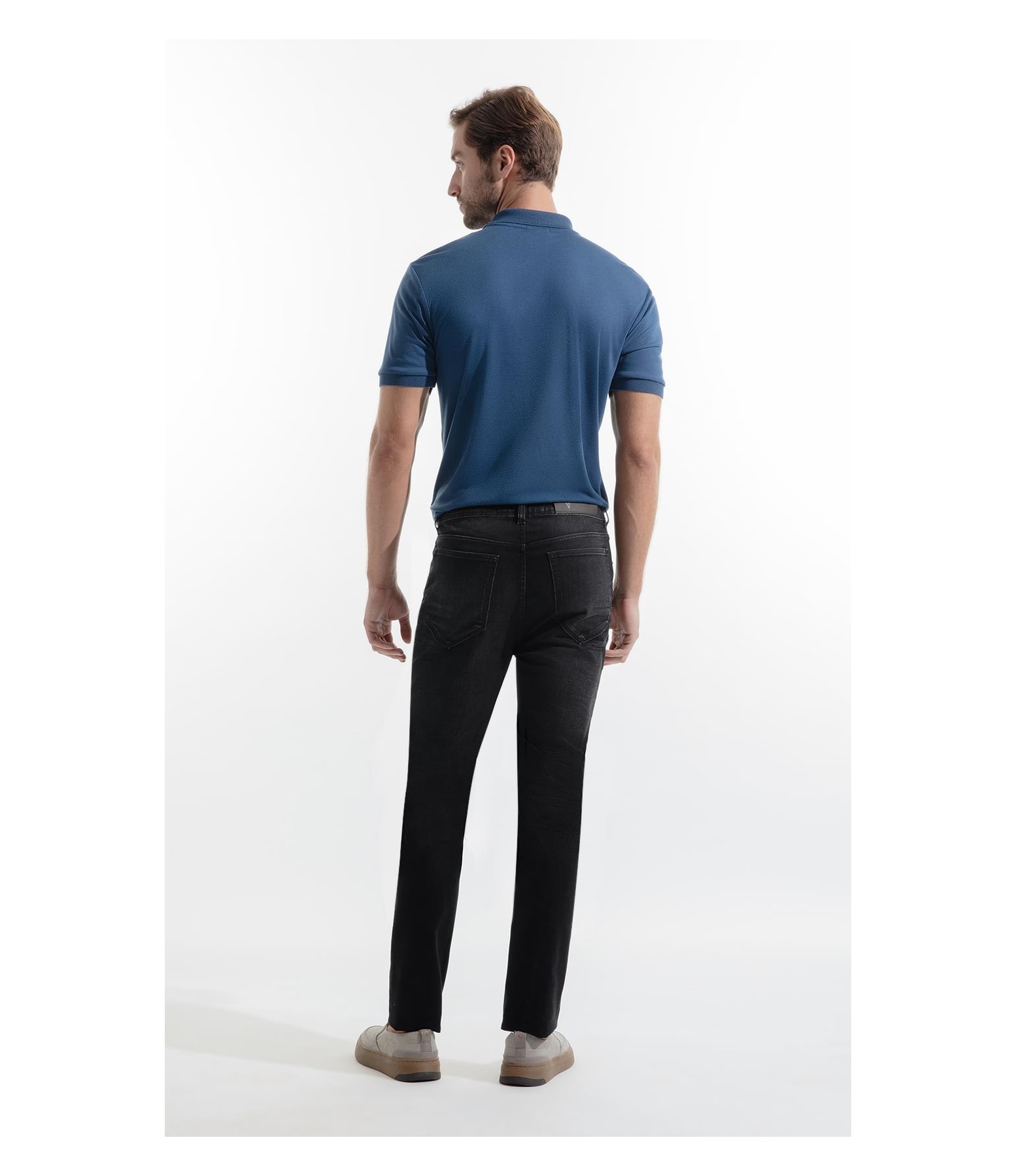 Calça Jeans Intense Black Slim Lavagem Alta