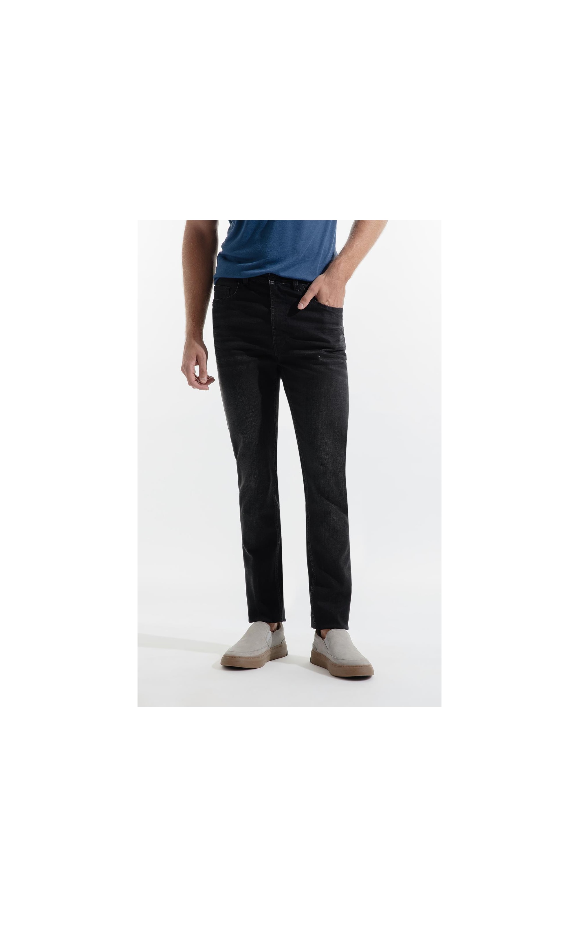 Calça Jeans Intense Black Slim Lavagem Alta