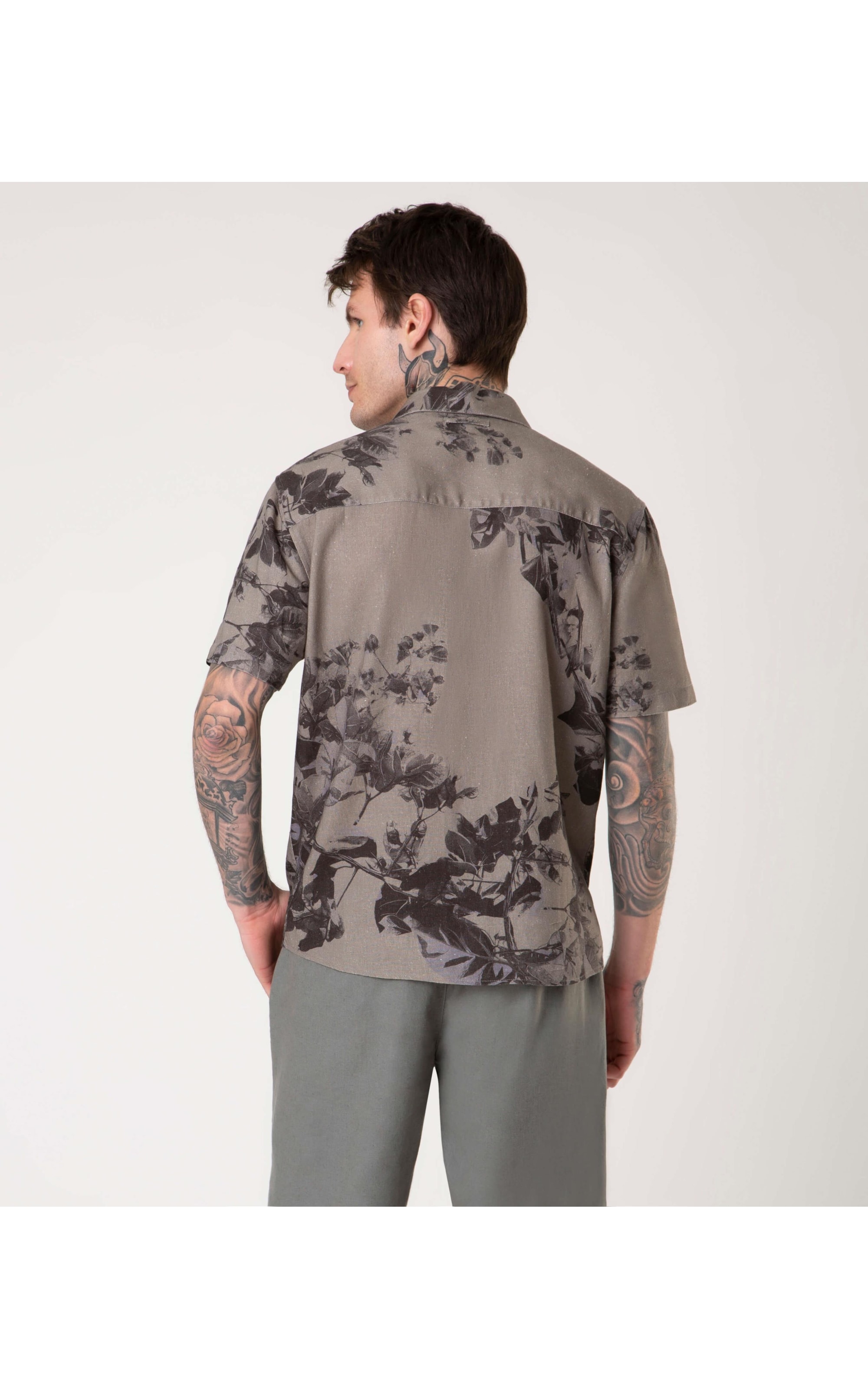 Camisa Linho Folhagem Militar Verde Militar